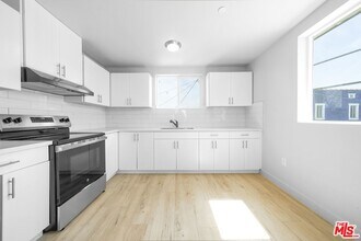238 E 84th Pl, Unit 1532 in Los Angeles, CA - Building Photo - Building Photo