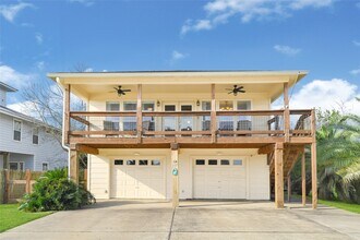 1414 Bayshore Dr in Kemah, TX - Building Photo - Building Photo