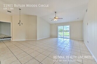 11901 Butler Woods Cir in Riverview, FL - Building Photo - Building Photo