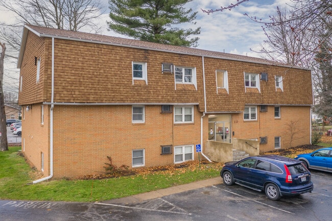 Walnut in Geneva, OH - Foto de edificio - Building Photo