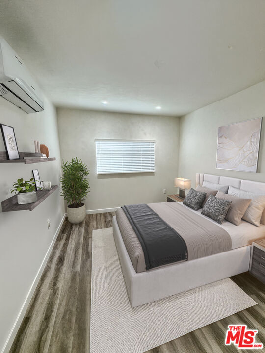 2424 Ocean Park Blvd in Santa Monica, CA - Building Photo - Building Photo