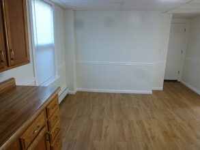 38 Erie St, Unit D in Cohoes, NY - Building Photo - Building Photo
