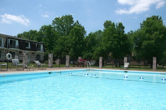 Peppertree Village Apartments in Amherst, NY - Building Photo