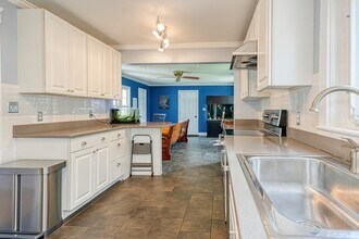 85 Roosevelt Rd in Medford, MA - Building Photo - Building Photo