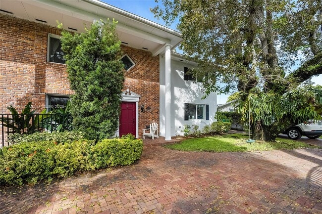 property at 10670 SW 77th Ave