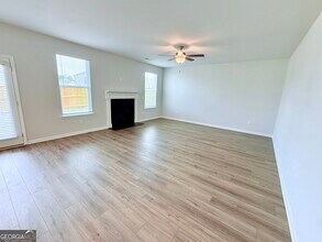 236 Chiswick Lp in Stockbridge, GA - Foto de edificio - Building Photo