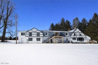 7349 Tippecanoe Rd, Unit B in Canfield, OH - Foto de edificio - Building Photo