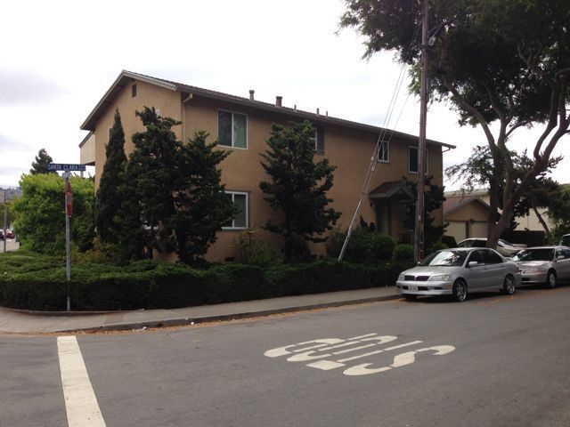 3200 Santa Clara Ave in El Cerrito, CA - Building Photo