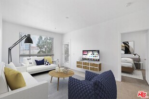 100 S Alameda St in Los Angeles, CA - Building Photo