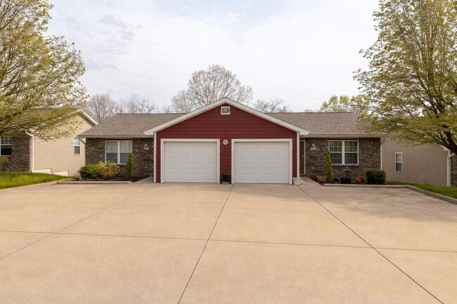 property at 3334 E St Charles Rd