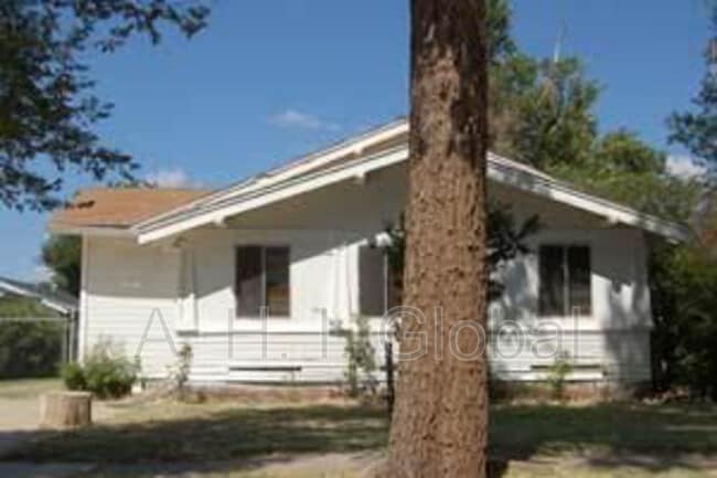 property at 406 S Florida St