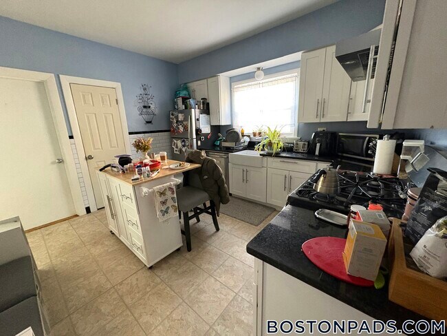 22 Murdock St in Somerville, MA - Foto de edificio - Building Photo