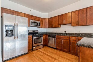 125 43rd St in Union City, NJ - Building Photo