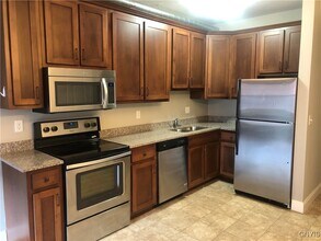 721 N Clinton St in Syracuse, NY - Building Photo - Building Photo