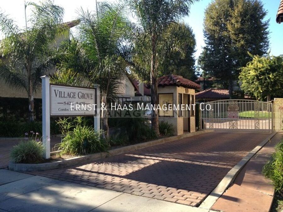 5479 E Centralia St in Long Beach, CA - Building Photo