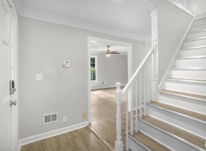 6894 Kerrie Way in Lithonia, GA - Foto de edificio - Building Photo