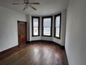 1507 N Elston Ave, Unit 2F in Chicago, IL - Building Photo - Building Photo