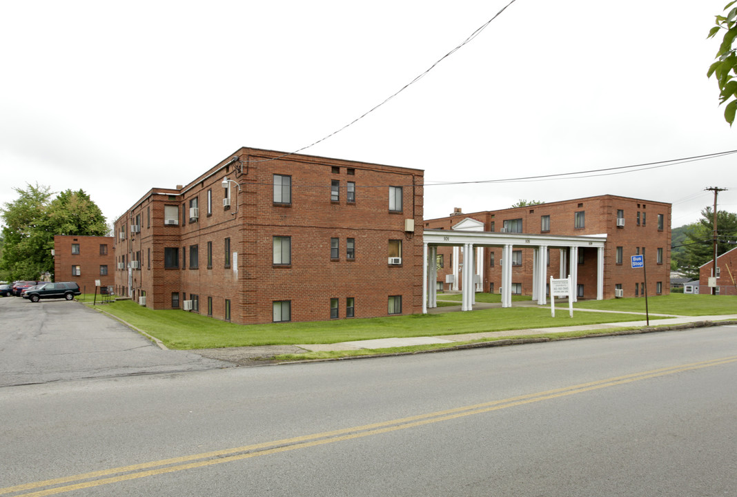 Crafton Ingram Apartments in Pittsburgh, PA - Building Photo