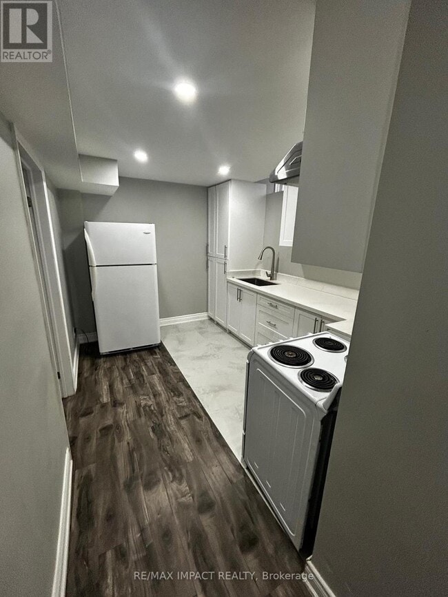 75 Snowling Dr in Ajax, ON - Building Photo - Building Photo