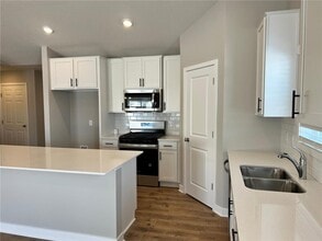 17373 Dulles Ln in Lakeville, MN - Building Photo - Building Photo