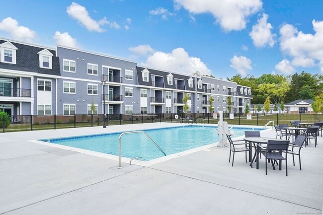 280 Salmon Brook St, Unit 2A101 in Granby, CT - Building Photo - Building Photo