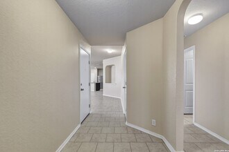 8810 Double Oak in San Antonio, TX - Foto de edificio - Building Photo