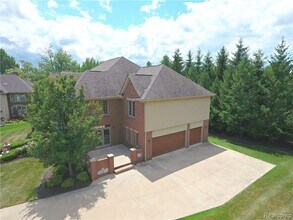 26131 Sunbury Ct in Novi, MI - Building Photo - Building Photo