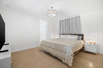 811 Capri St in Coral Gables, FL - Building Photo - Building Photo