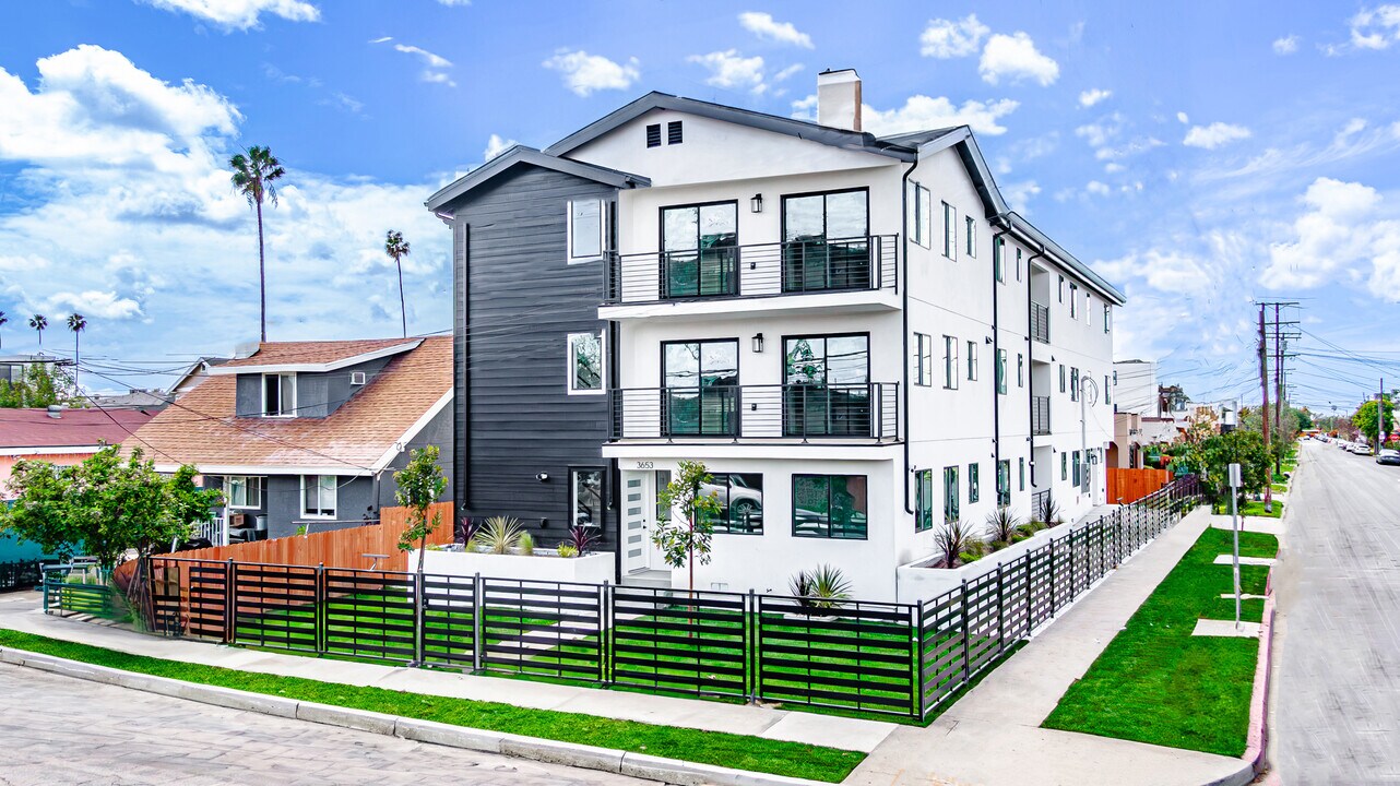 3653 Halldale Ave, Unit #1 in Los Angeles, CA - Building Photo