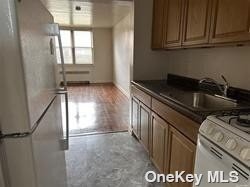 100 Division-Unit -1 A in Levittown, NY - Building Photo - Building Photo