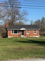 2056 Hodgenville Rd in Elizabethtown, KY - Building Photo