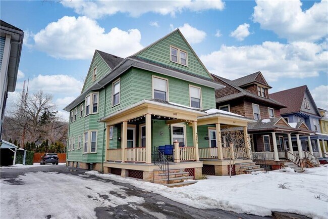 1109 Monroe Ave in Rochester, NY - Building Photo - Building Photo