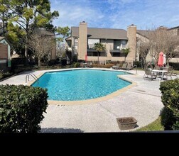 2021 Spenwick Dr in Houston, TX - Building Photo - Building Photo