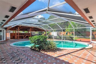 17320 SW 89th Ave in Palmetto Bay, FL - Building Photo - Building Photo