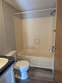 100 Forest Manor Dr photo'