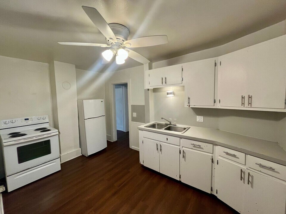 711 Adler Rd-Unit -#A ( Upper ) in Marshfield, WI - Building Photo