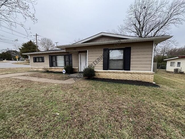 1501 School Dr in Jacksonville, AR - Building Photo - Building Photo