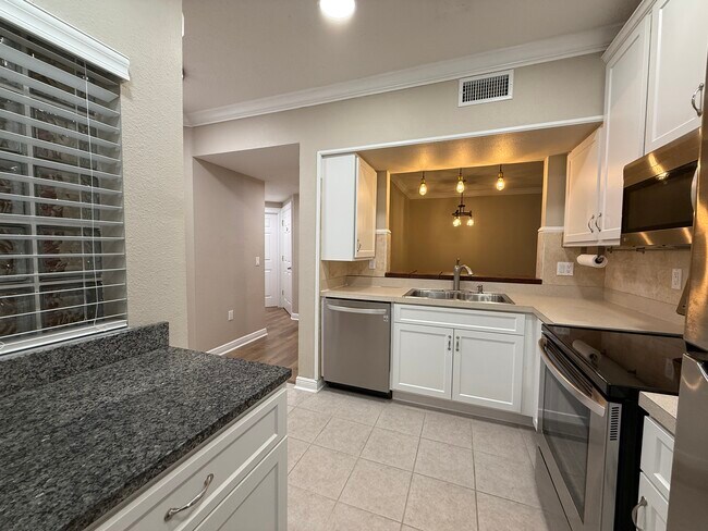 6018 Portsdale Pl, Unit 101 in Riverview, FL - Building Photo - Building Photo