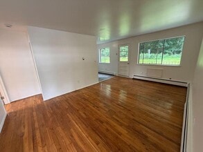 41 Rome Ave in Bedford Hills, NY - Building Photo - Building Photo