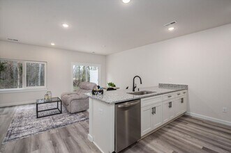 409 #11 E 20th St in Newton, NC - Building Photo - Building Photo