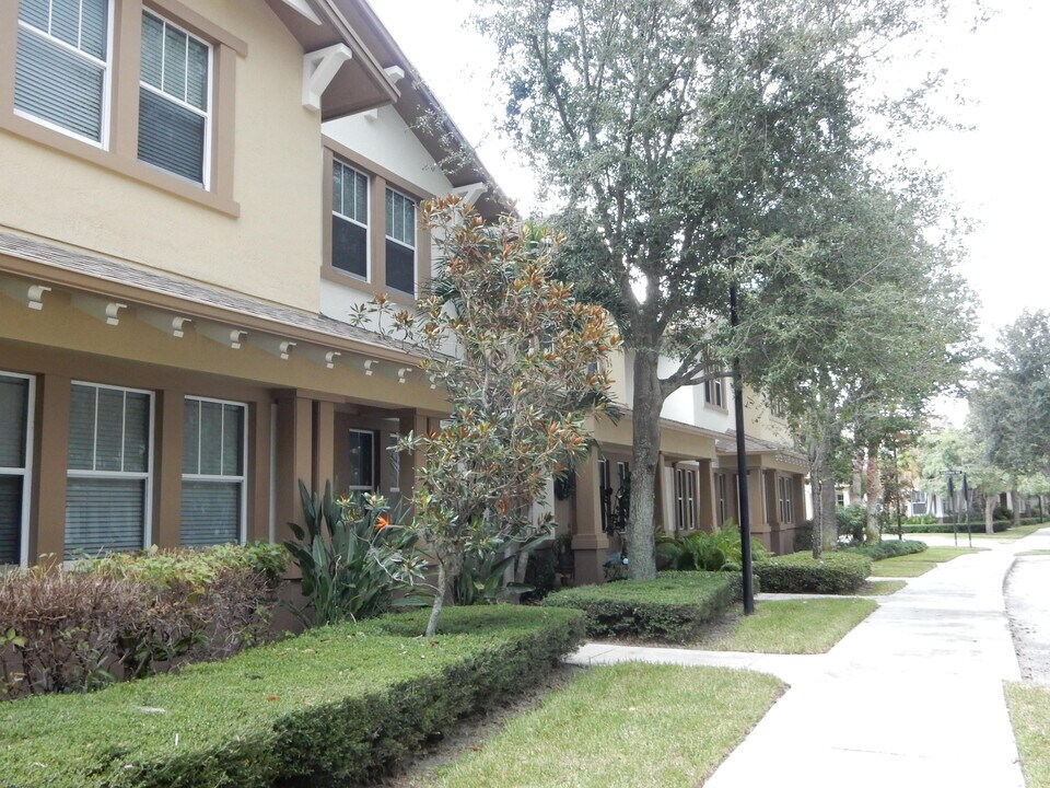 661 Corte Madera Ln in West Palm Beach, FL - Building Photo