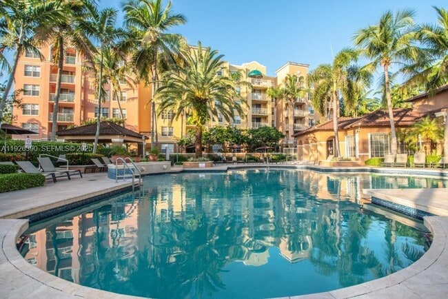 19655 E Country Club Dr in Miami, FL - Building Photo - Building Photo