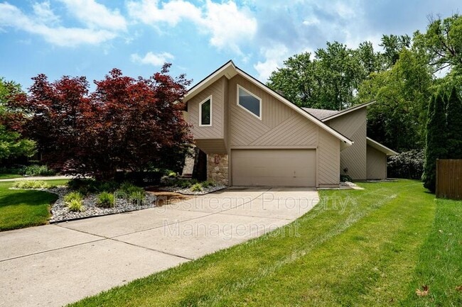1382 Hickoryview Ct in Dayton, OH - Building Photo - Building Photo