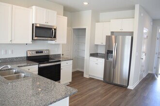 471 St Kitts Way in Winnabow, NC - Foto de edificio - Building Photo