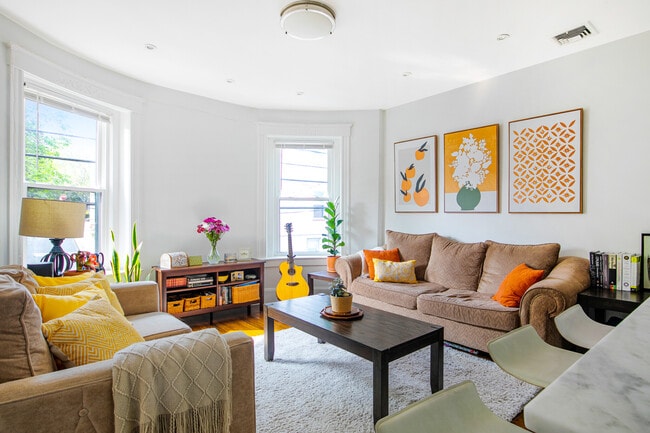 23 Cameron St, Unit F in Brookline, MA - Building Photo - Building Photo