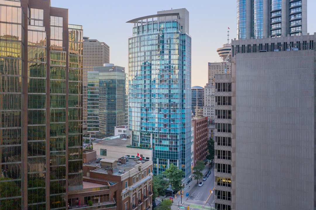 Terminal City Club Tower in Vancouver, BC - Building Photo