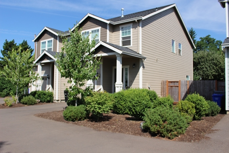 Oregon City 4 Plex in Oregon City, OR - Building Photo