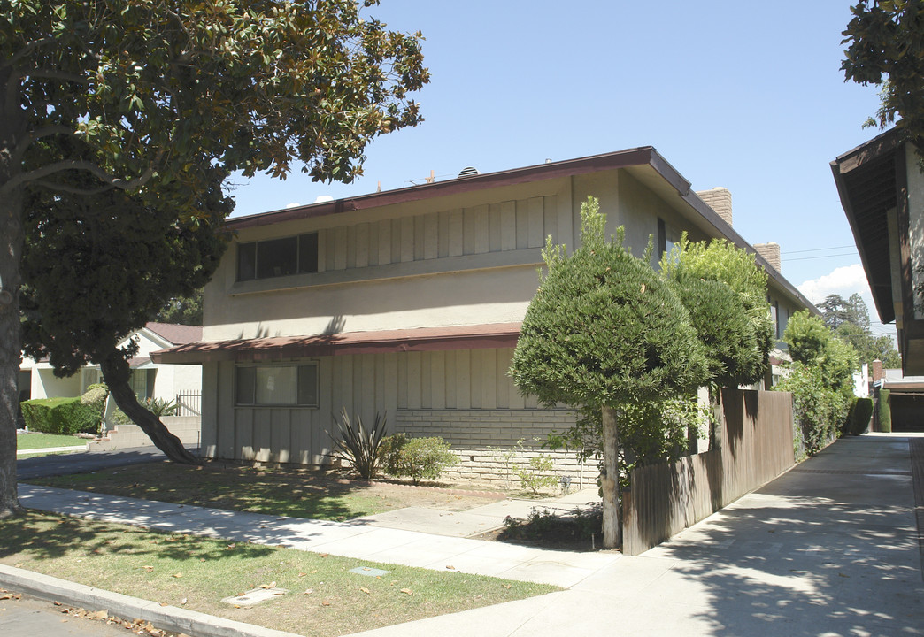 100 N El Molino in Alhambra, CA - Building Photo