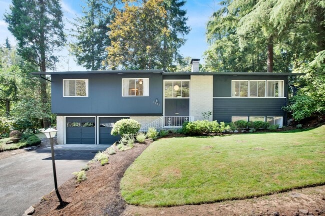 property at 1931 Mapleleaf Ct