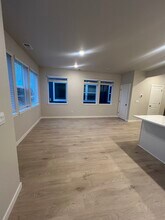 6532 SE Nasha St in Hillsboro, OR - Foto de edificio - Building Photo